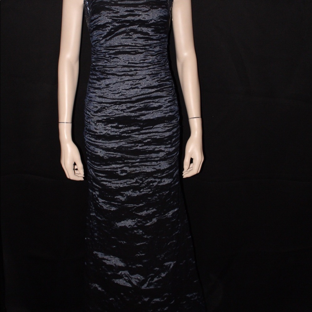 Dress - Picture 3 of 6